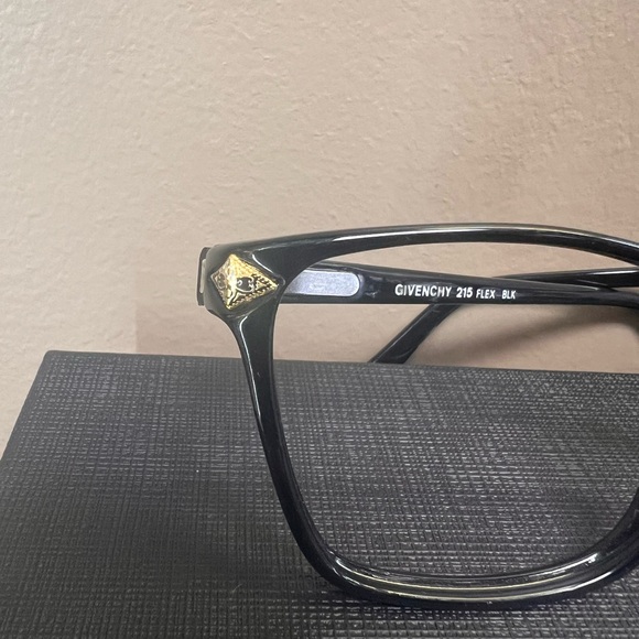 Vintage Givenchy frame - Picture 2 of 2